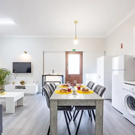 Magalhaes Al By Your Key Madeira Daire