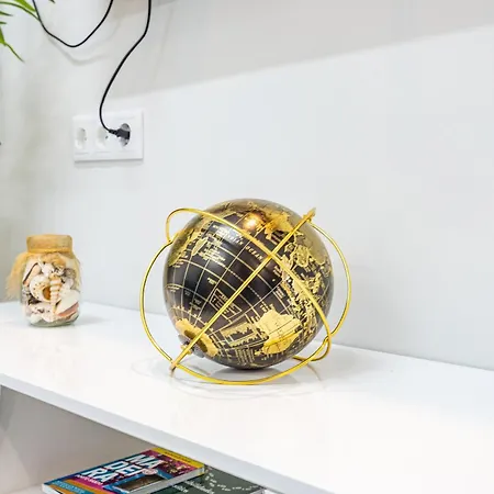 Magalhaes Al By Your Key Madeira Daire *